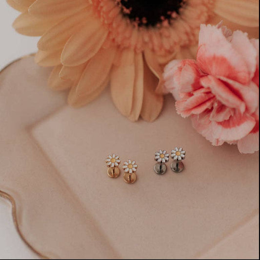 Mauve Jewelry Co. - Carolina Daisy Flat Back Studs: Silver