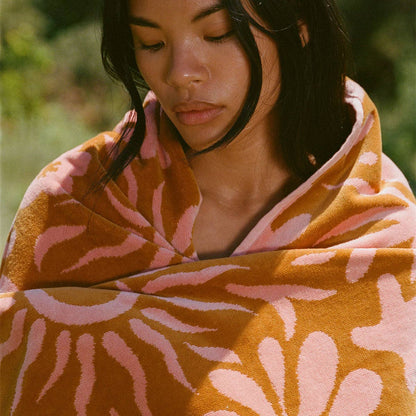 Slowtide - Sunny Premium Woven Towel in Retro