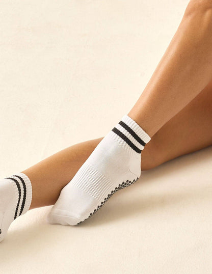 LUCKY HONEY - The Boyfriend Grip Sock: Baby Blue