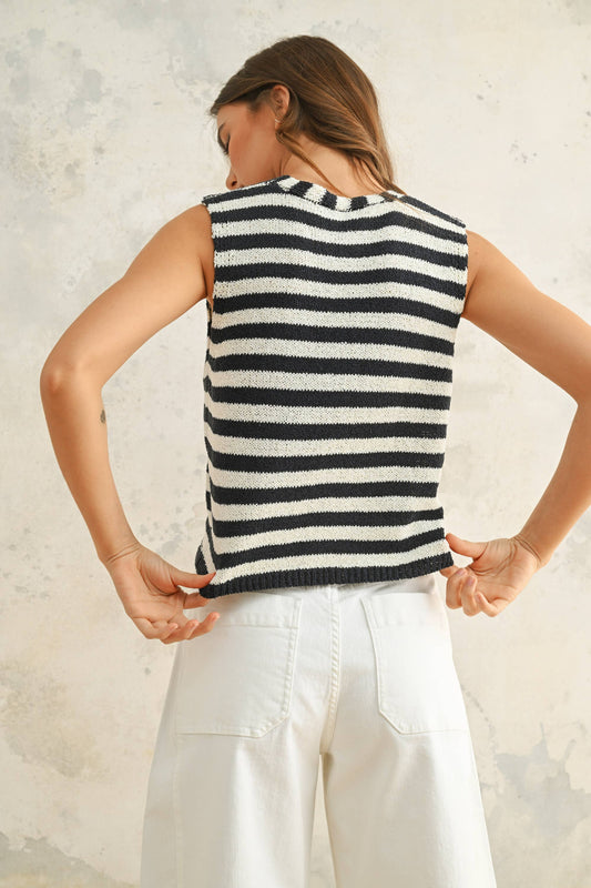 MIOU MUSE -LIGHT WEIGHT HOOK AND EYE CLOSURE STRIPED VEST: NAVY/WHITE, L