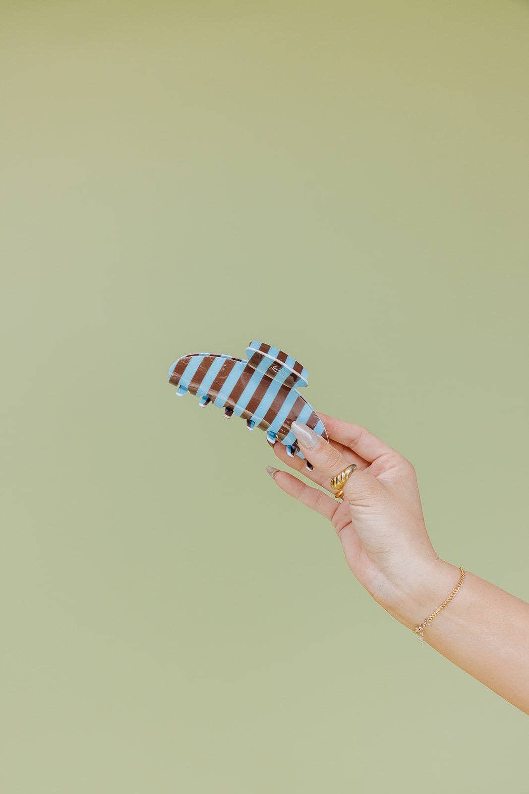KAXI - POLKA DOT & STRIPED OVERSIZED CLAWS: BROWN AND BLUE STRIPED
