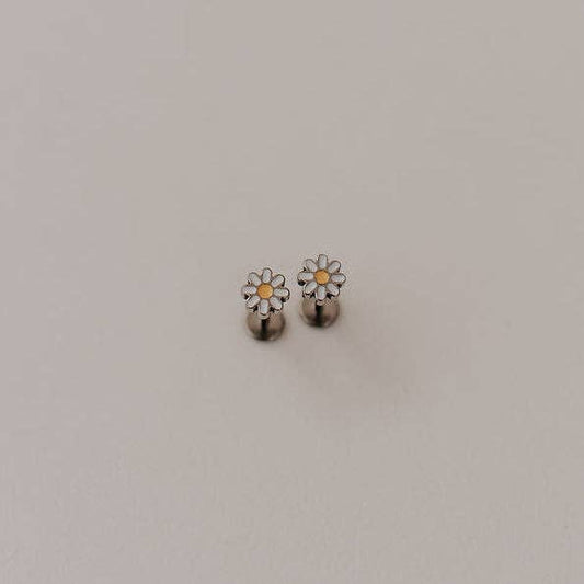 Mauve Jewelry Co. - Carolina Daisy Flat Back Studs: Silver