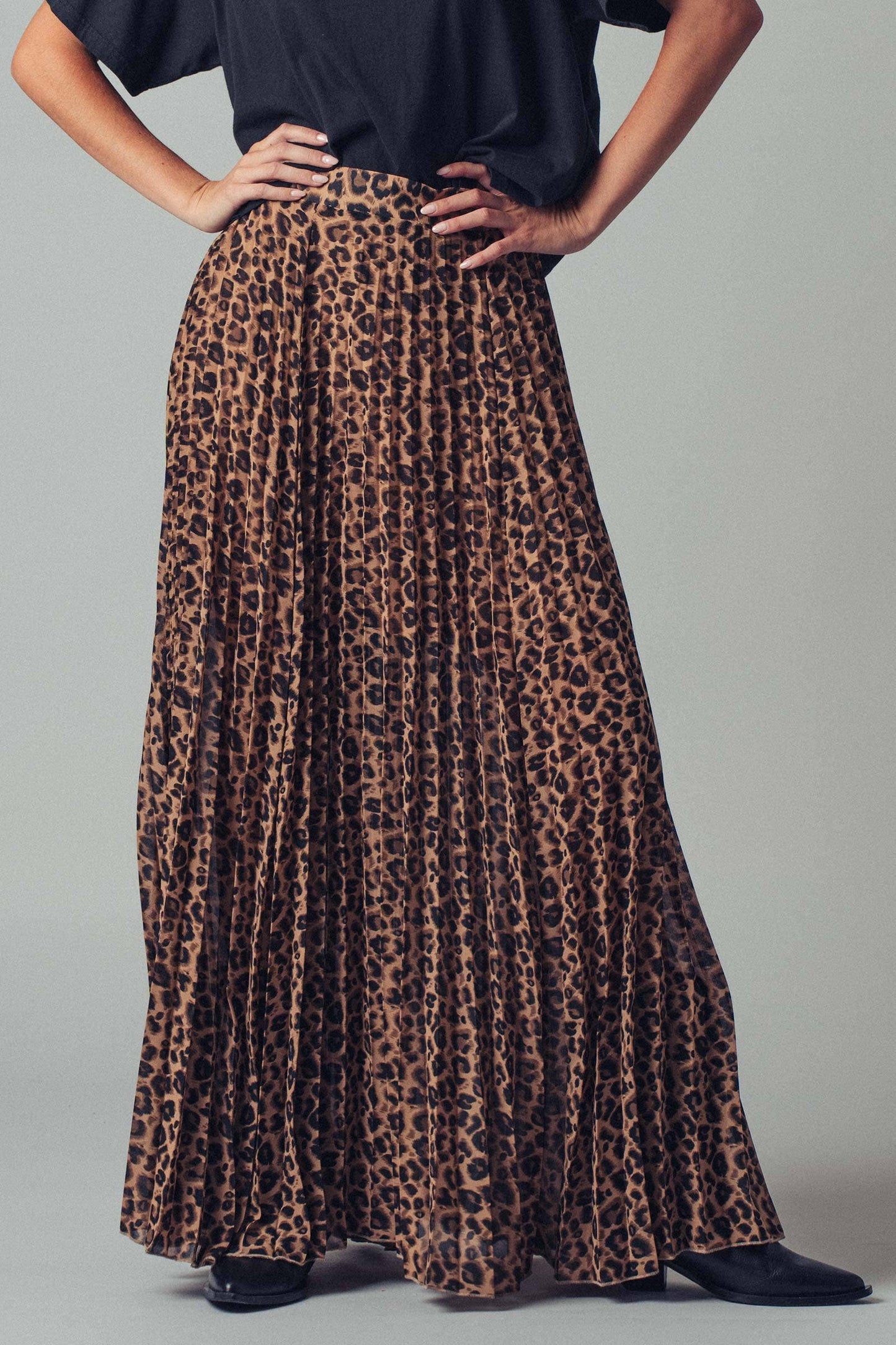 Urban Daizy Leopard Pleated Midi Skirt
