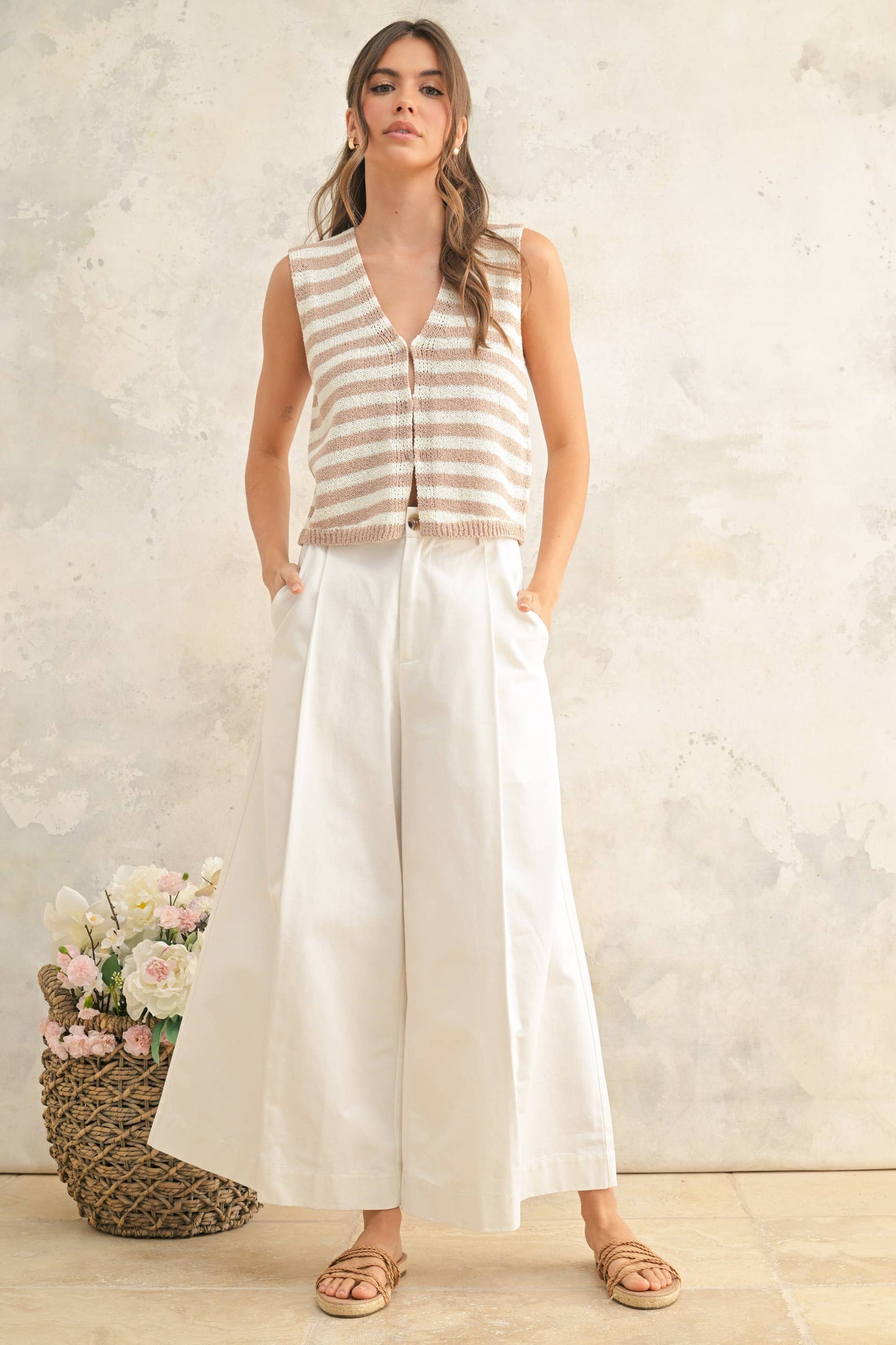 MIOU MUSE -LIGHT WEIGHT HOOK AND EYE CLOSURE STRIPED VEST: NAVY/WHITE, L