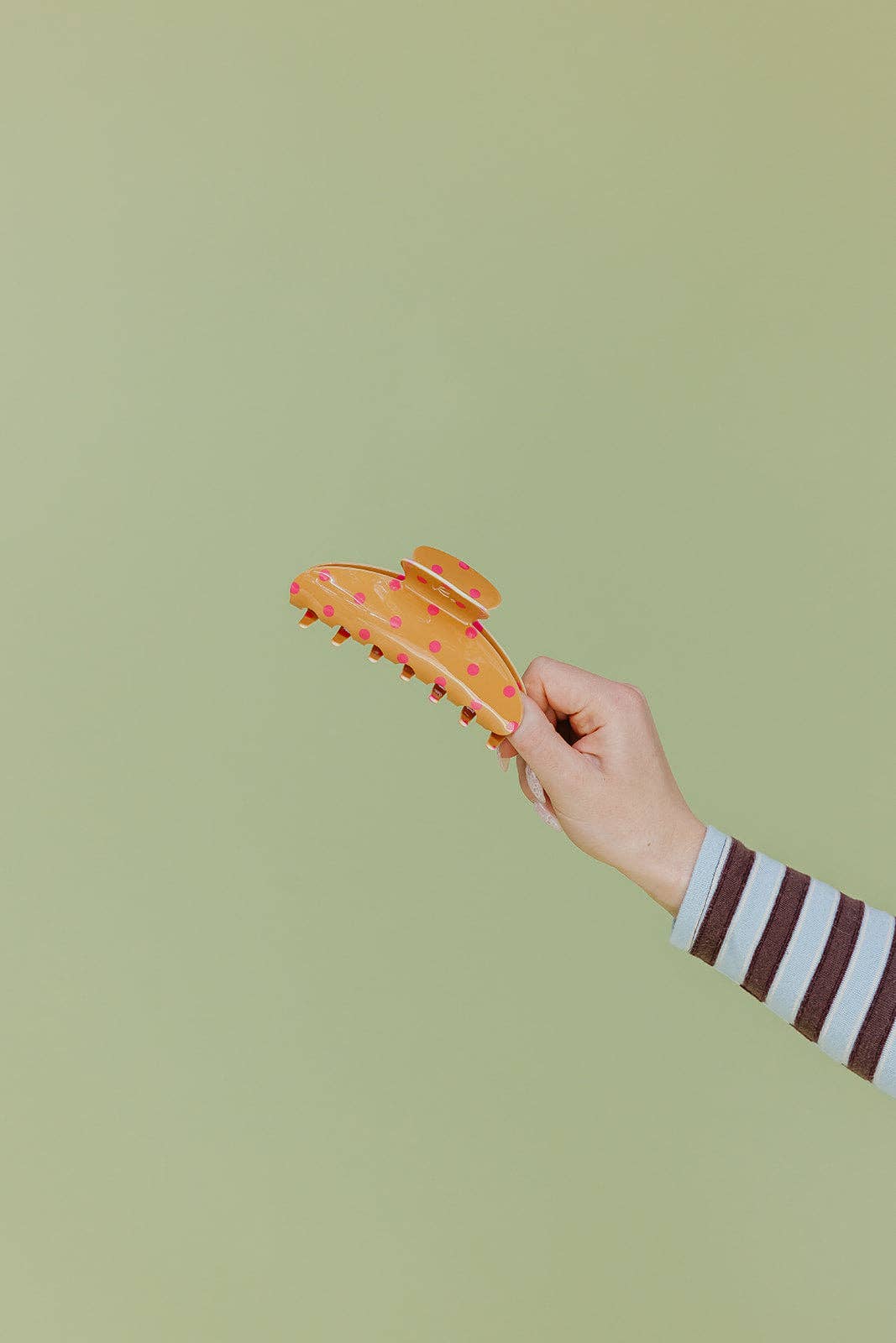 KAXI - POLKA DOT & STRIPED OVERSIZED CLAWS: BROWN AND BLUE STRIPED