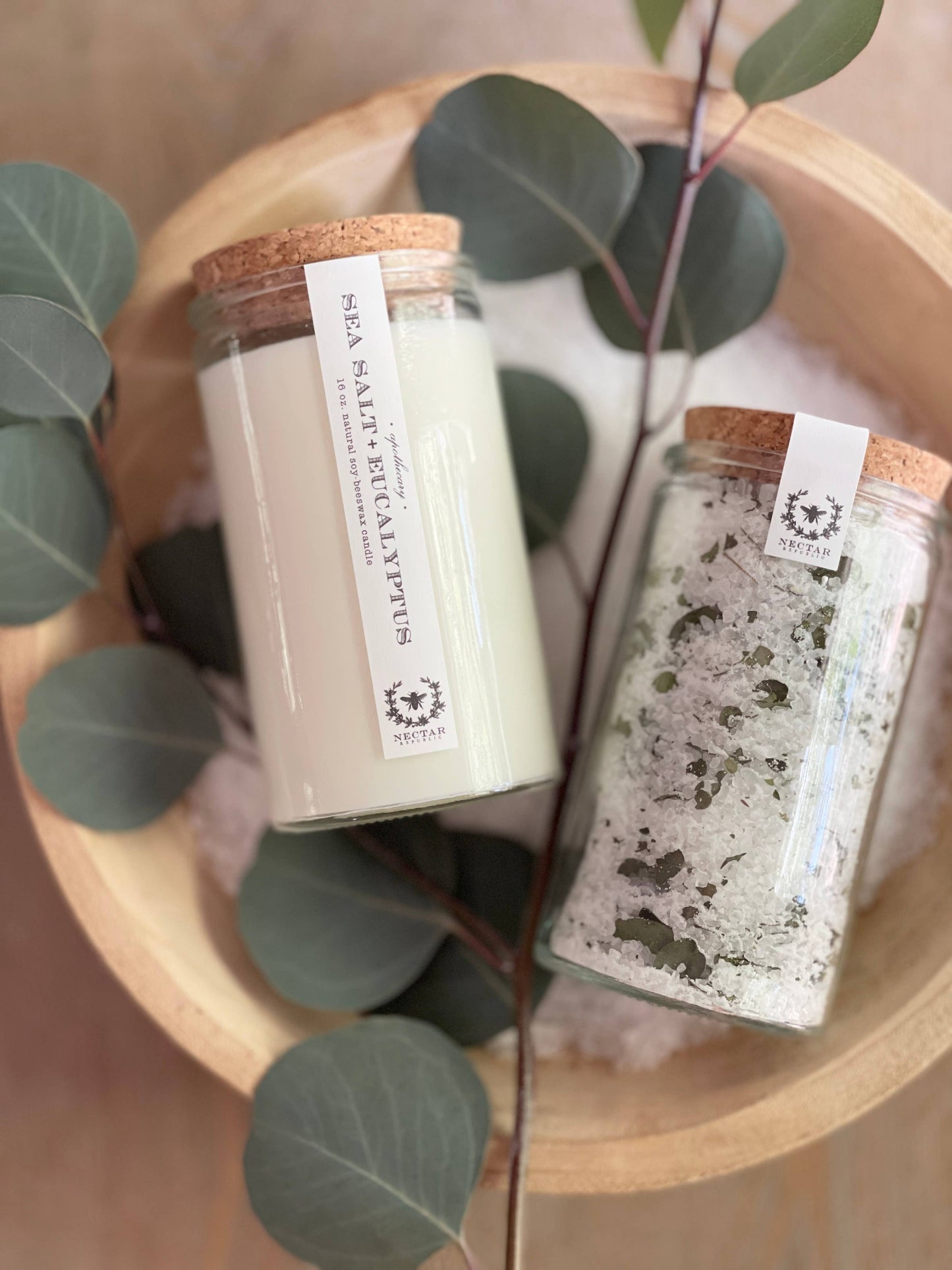 Nectar Republic - Sea Salt + Eucalyptus : Apothecary Candle ( Restoring )
