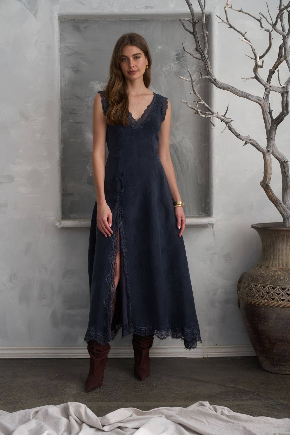 Moon River - LACE INSERT V NECK SLEEVELESS  MIDI DRESS: BLUE