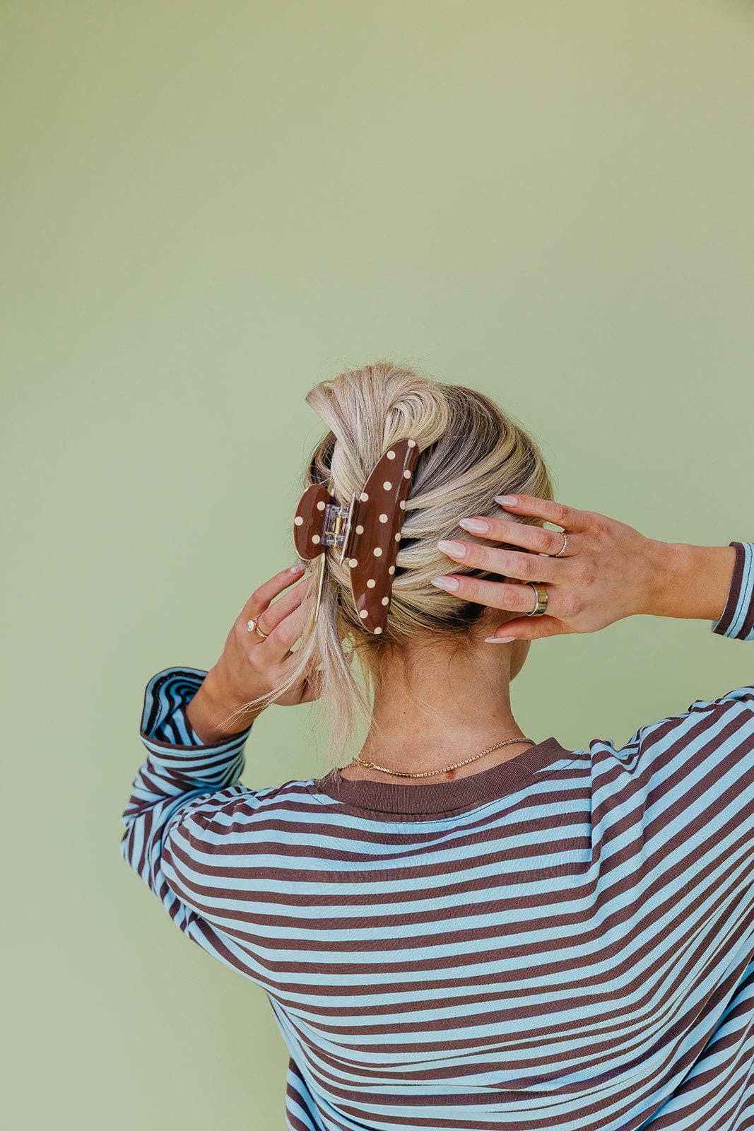 KAXI - POLKA DOT & STRIPED OVERSIZED CLAWS: BROWN AND BLUE STRIPED
