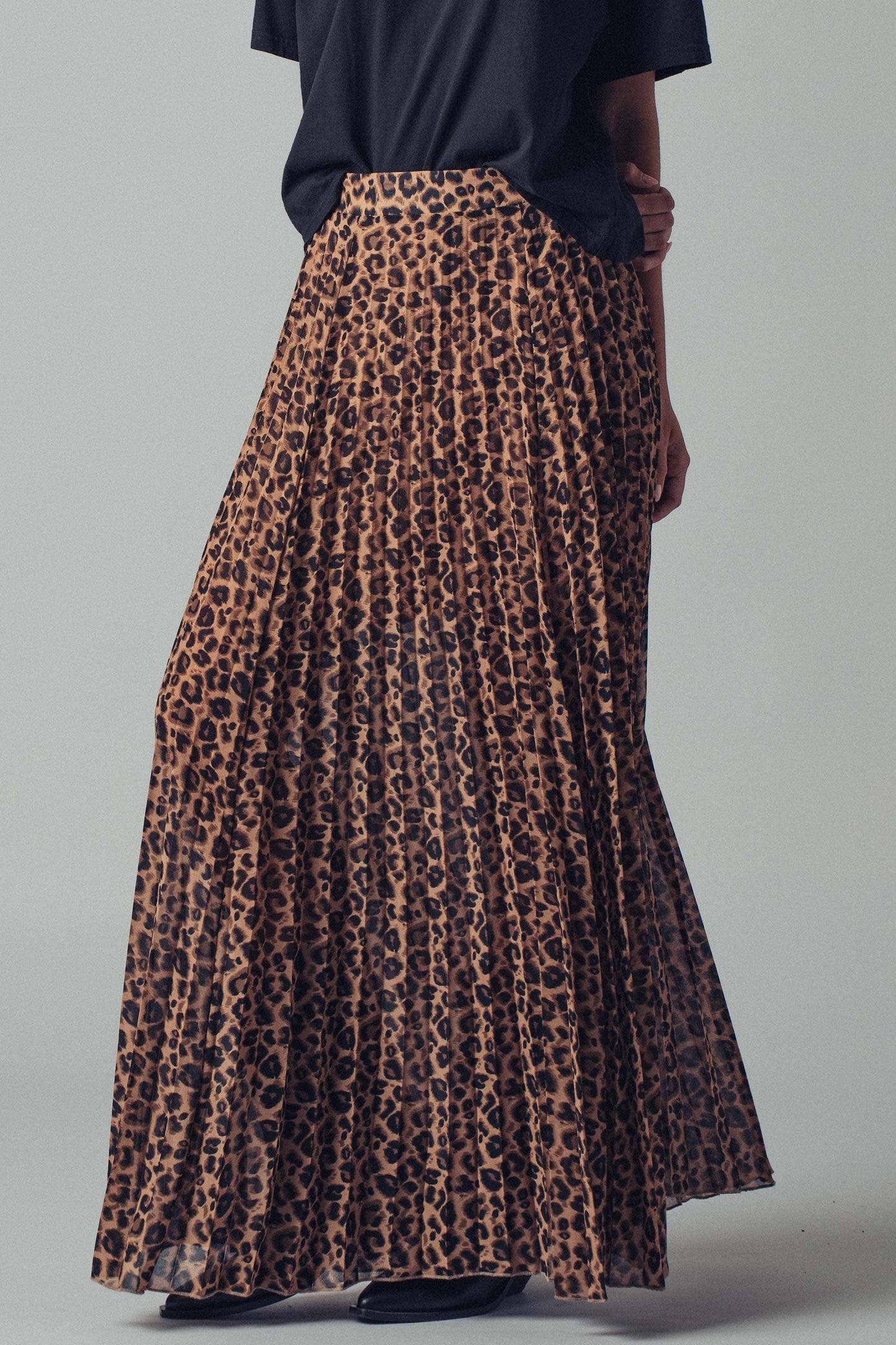 Urban Daizy Leopard Pleated Midi Skirt