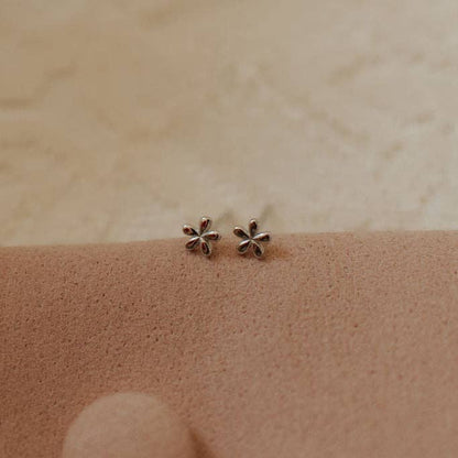 Mauve Jewelry Co. - Blossom Mini Studs: Silver